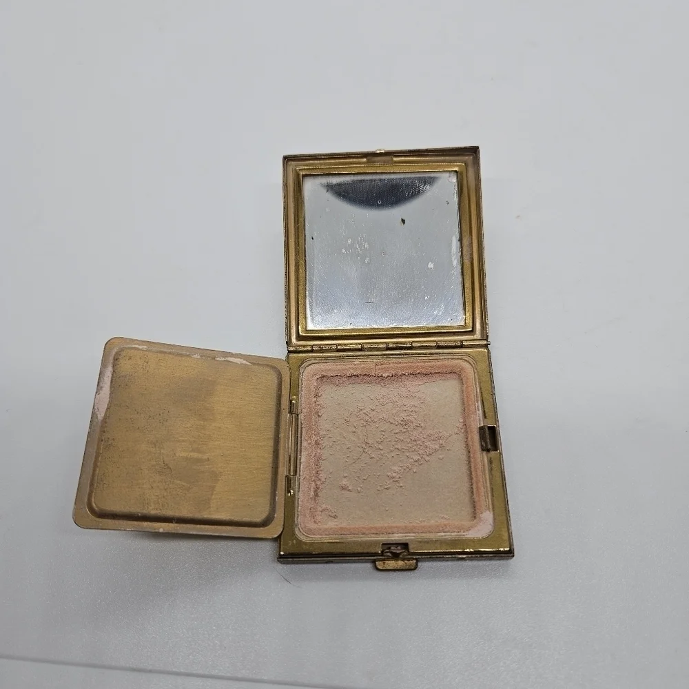 vintage mother of pearl inlay powder compact with pagoda